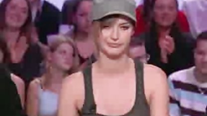 Emma 椎名 そら エロムビ Evinsにランジェリーとブッシュ